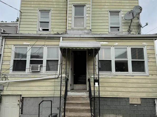 36 Spruce Street image 1 of 15