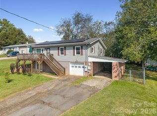 84 Candlelight Cir, Clyde, NC 28721