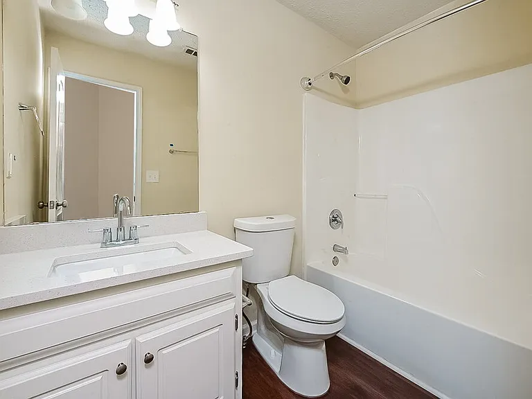406 Summer Hill Cir — Photo 16