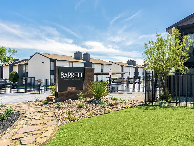 Barrett Apartment Homes — Photo 25