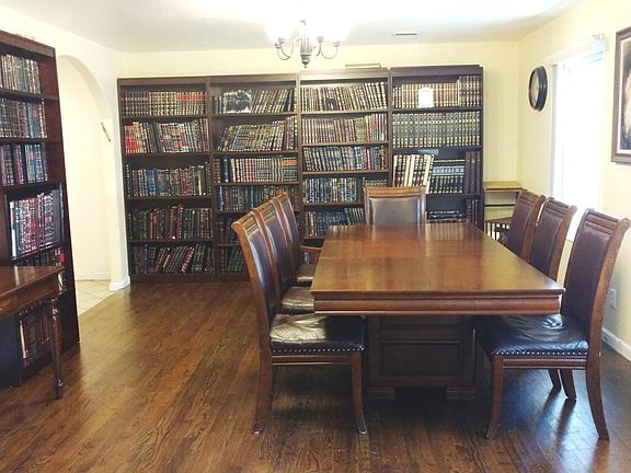 5th image of 85 Maplehurst Ave
