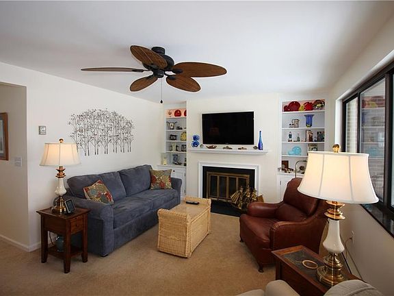 3rd image of 1007 Edgewater Dr