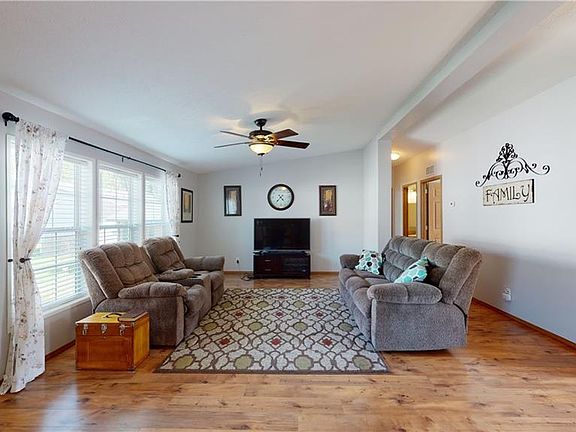 5th image of 648 Kingfisher Ct