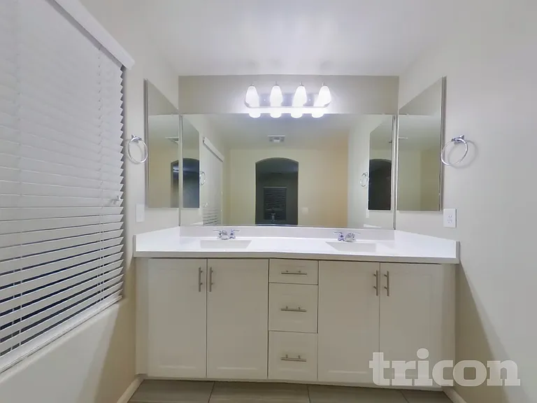 12564 W Hummingbird Ter — Photo 10