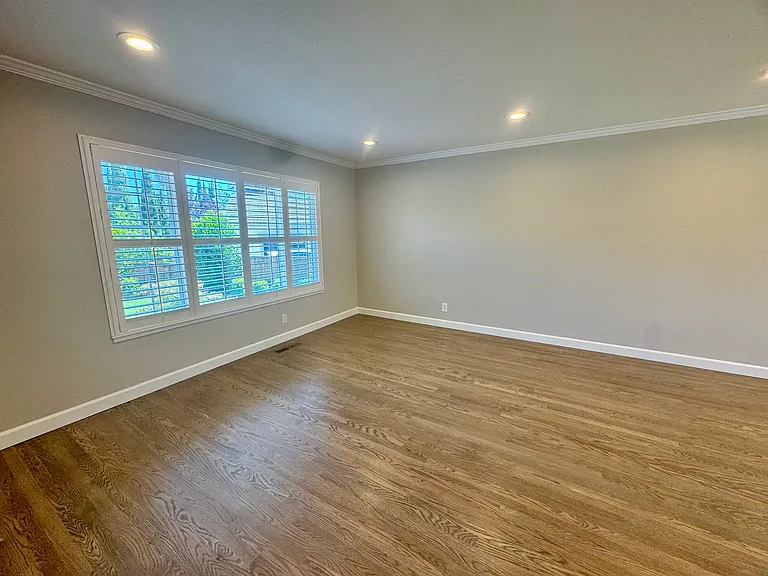 1318 Deb Ct — Photo 6