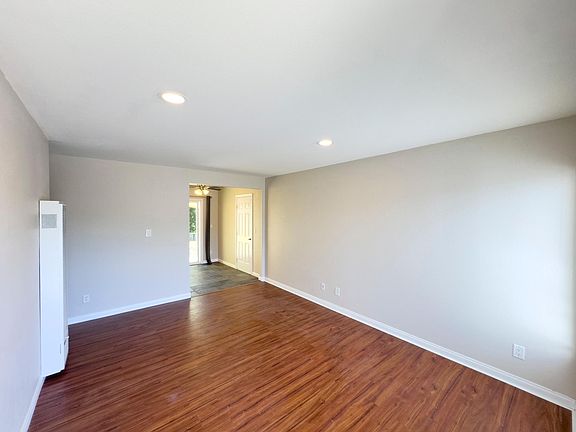2nd image of 1021 Capistrano Dr