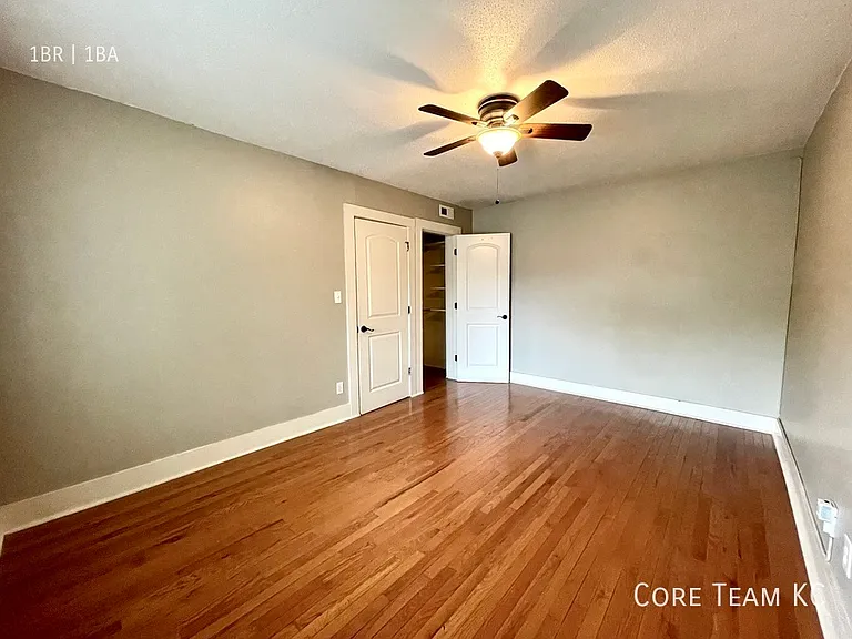 4328 Roanoke Pkwy #202 — Photo 9