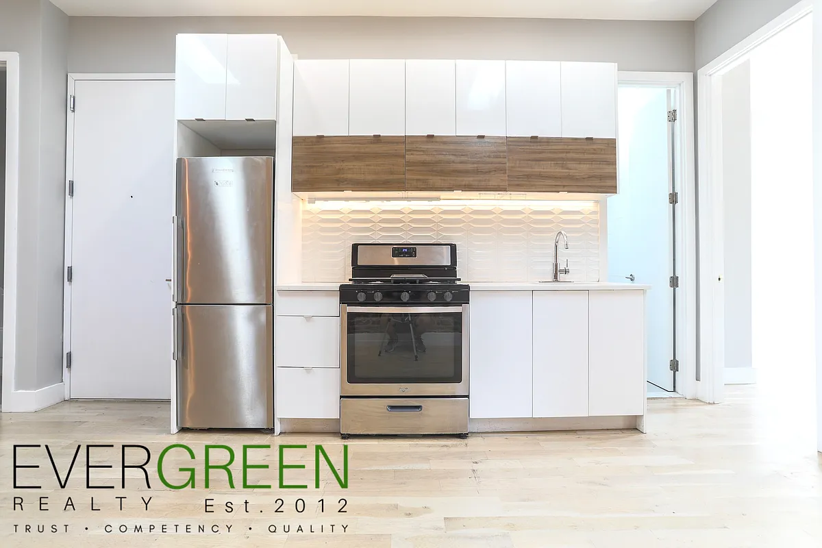 Building Photo - 1213 Rogers Ave #3A