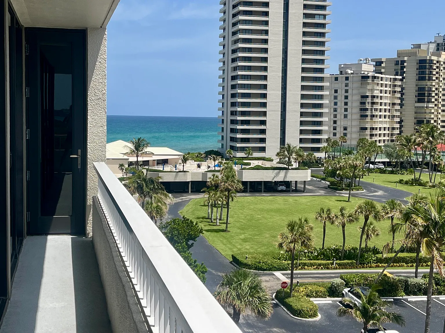 2 bed, 2.0 bath, 1435 sqft, $7,500 — Photo 3