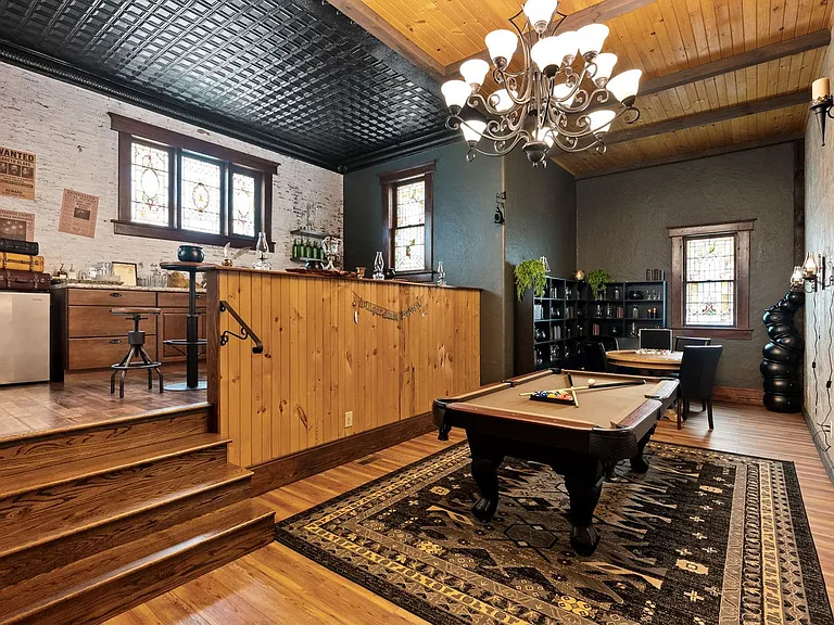 Building's Lounge