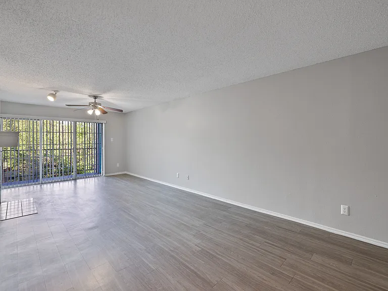 Fairway Greens Apartments — Photo 21
