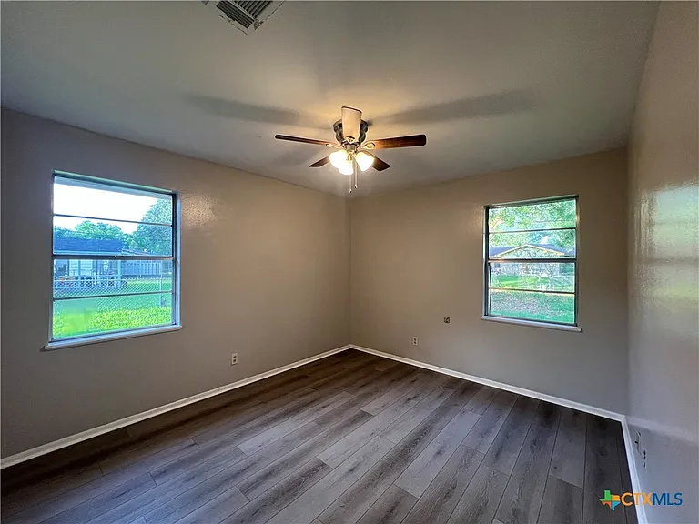 4612 Camellia St — Photo 11