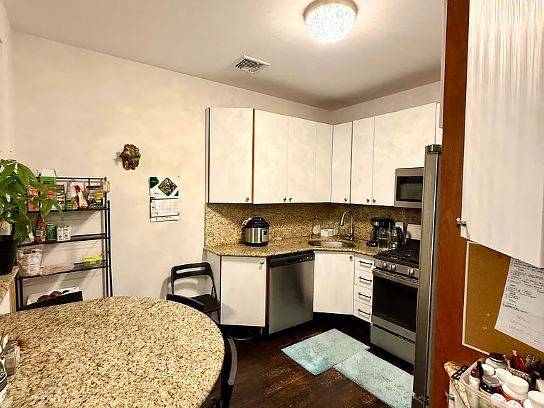 2788 E 16th St #3 — Photo 7