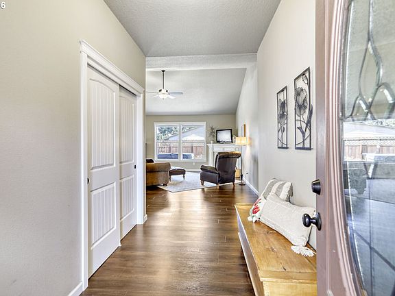 2nd image of 2141 Thomas Way