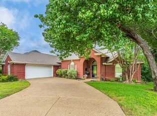 6703 Landover Hills Ln, Arlington, TX 76017