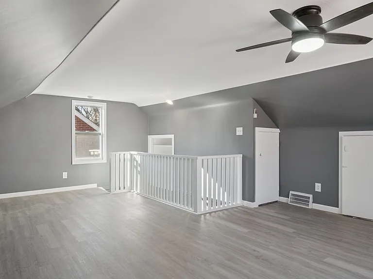 11285 Lakepointe St — Photo 4