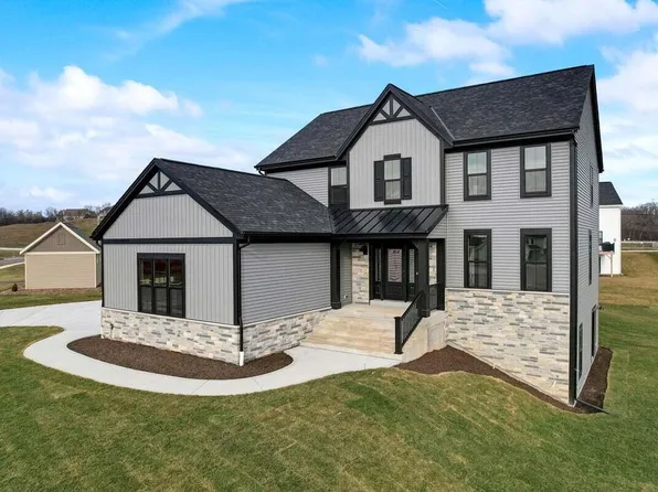 3718 Olde Howell ROAD, Waukesha, WI 53188