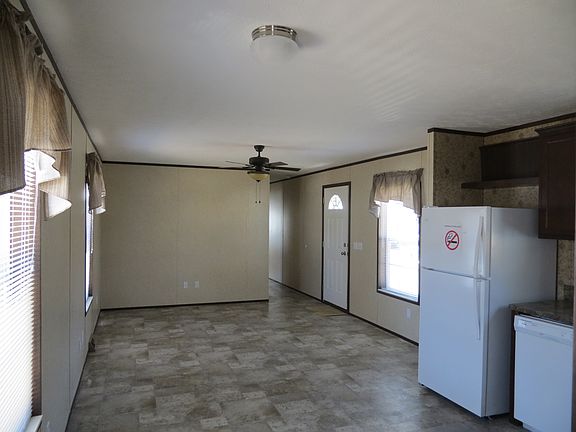 4th image of 10 Horner Dr