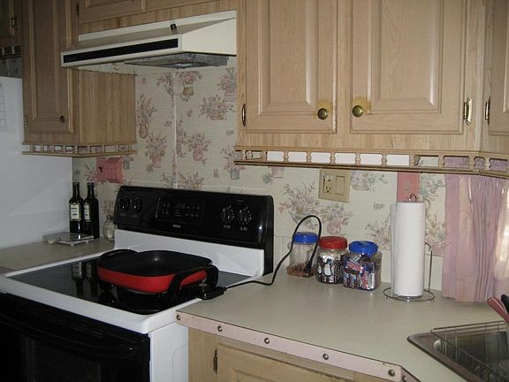 4th image of 6665 SE 51st Ln