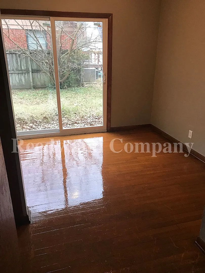 Welcome to 4523 E. Mallory Ave! — Photo 3