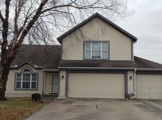612 SE Jonathon Ave, Lees Summit, MO 64063