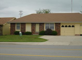 3526 S Farm Road 135, Springfield, MO 65807