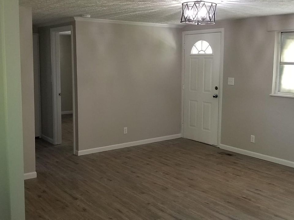 2nd image of 807 Mountain View Ave