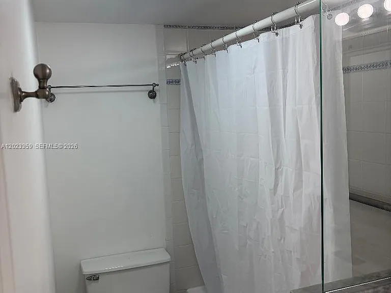 16909 N Bay Rd #720 — Photo 18