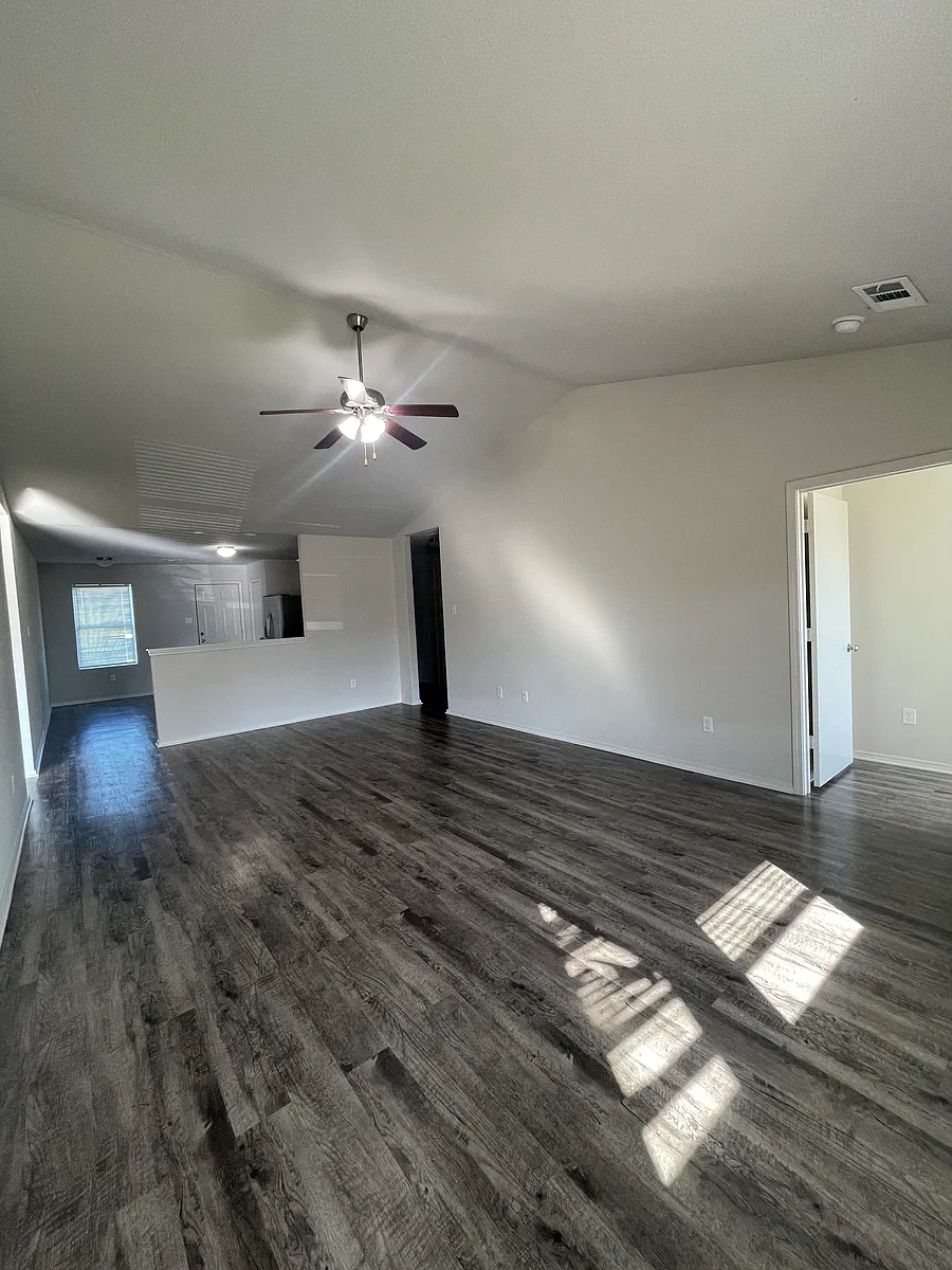 Building Photo - 4805 Bedrock Dr
