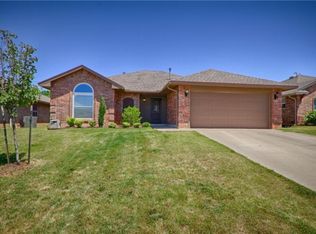 2336 Turtlewood River Rd, Midwest City, OK 73130