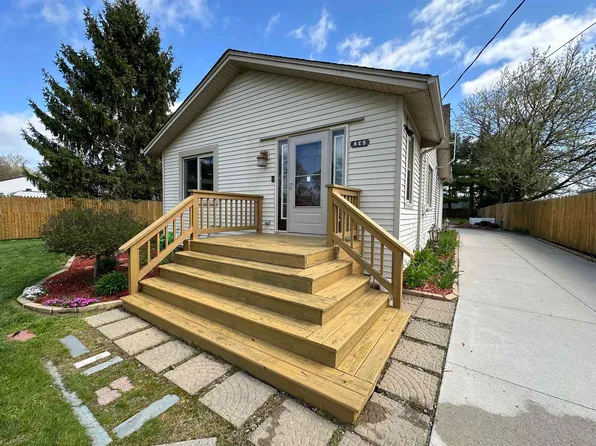 635 Glaspie Rd, Oxford, MI 48371