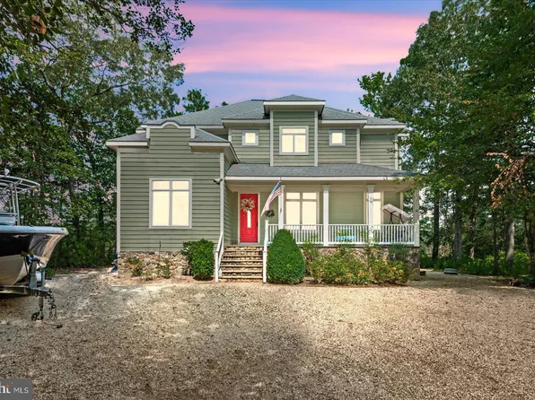 865 Blackbeard Pond Rd, Hague, VA 22469