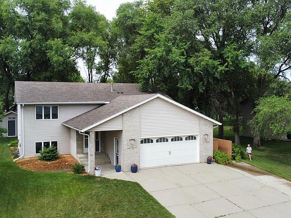 2nd image of 210 Ridgecrest Dr
