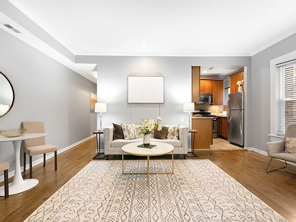 3rd image of 629 W Sheridan Rd #1D