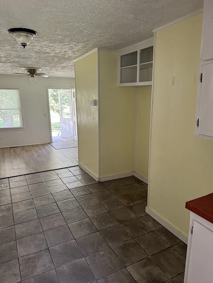 2 bed, 1036 sqft, $1,780 — Photo 3