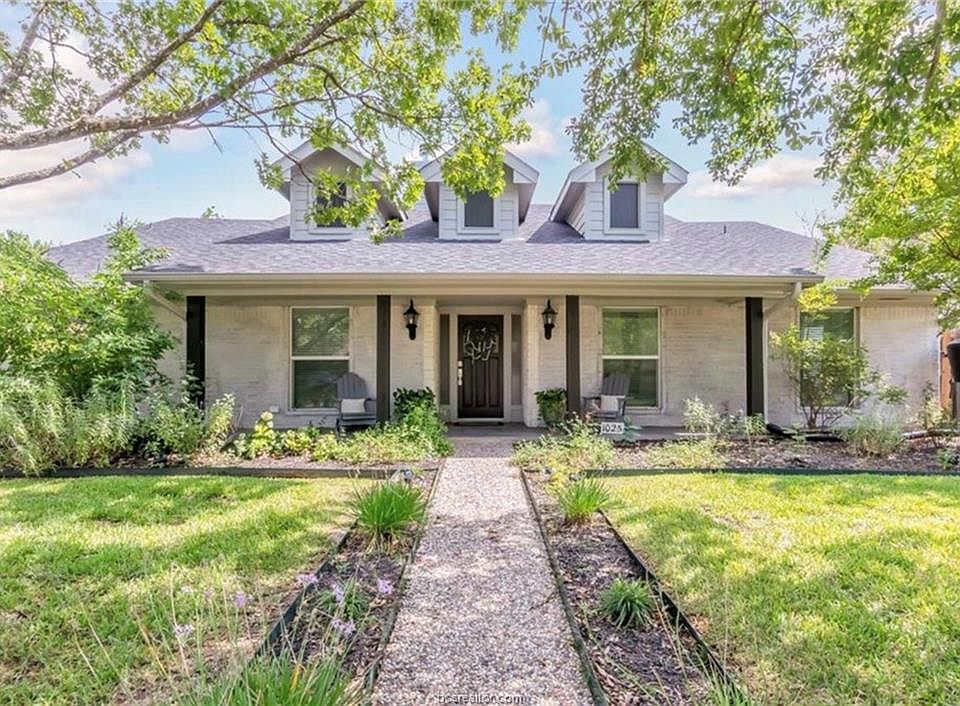 1st image of 1025 Rose Cir