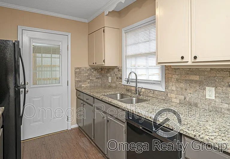 1265 Adell St — Photo 17