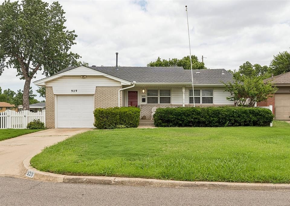 1st image of 929 Stiver Dr