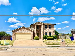 221 Phlox Ln, Burleson, TX 76028