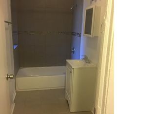 7622 S Phillips Ave APT 3A, Chicago, IL 60649