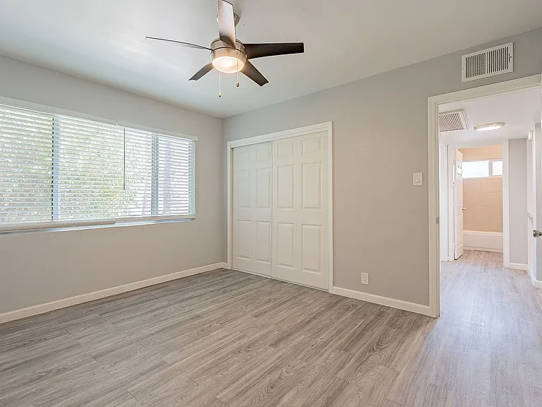 301 W Turney Ave — Photo 24