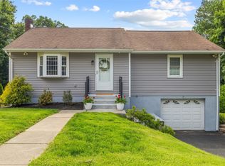 7 School St, Cortlandt Manor, NY 10567