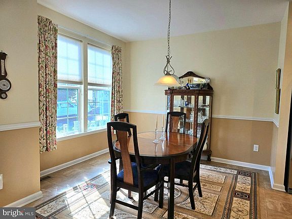 3rd image of 7 Millburn Ct