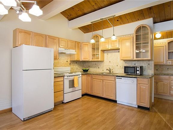4th image of 702 College Dr Unit 83