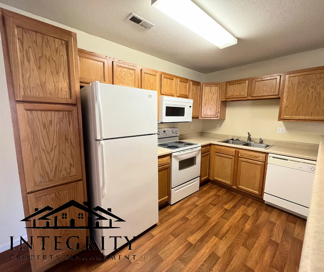 21049 Harbor Lane — Photo 4