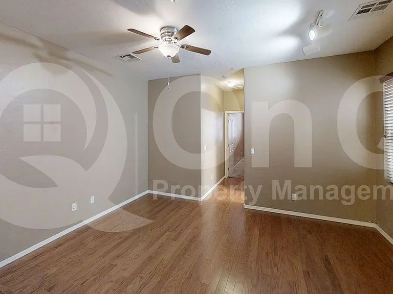 165 W Tremaine Ct — Photo 4