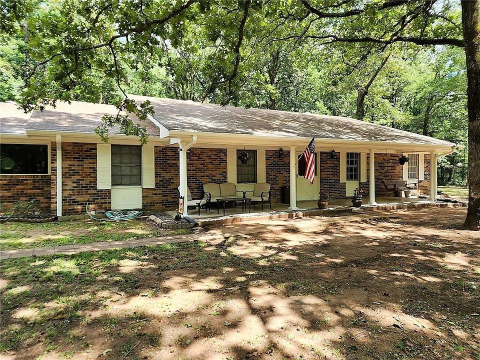 1st image of 225 Douglas Dr