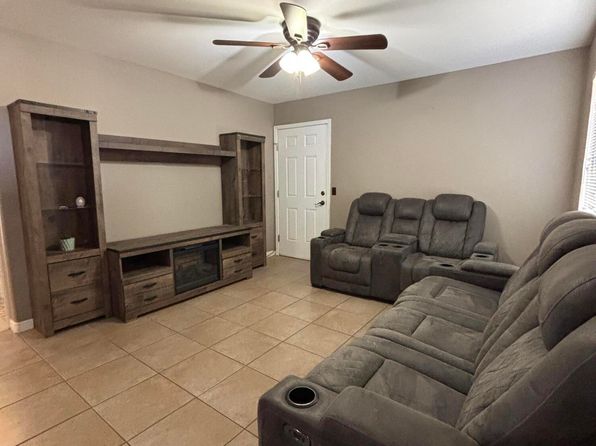 1656 Fitzroy Dr, Clint, TX 79836