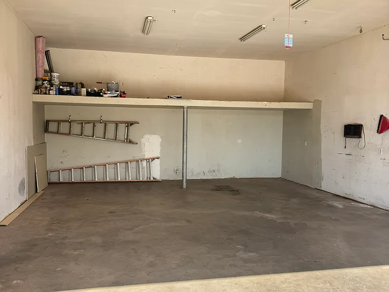 264 N 100 W — Photo 37