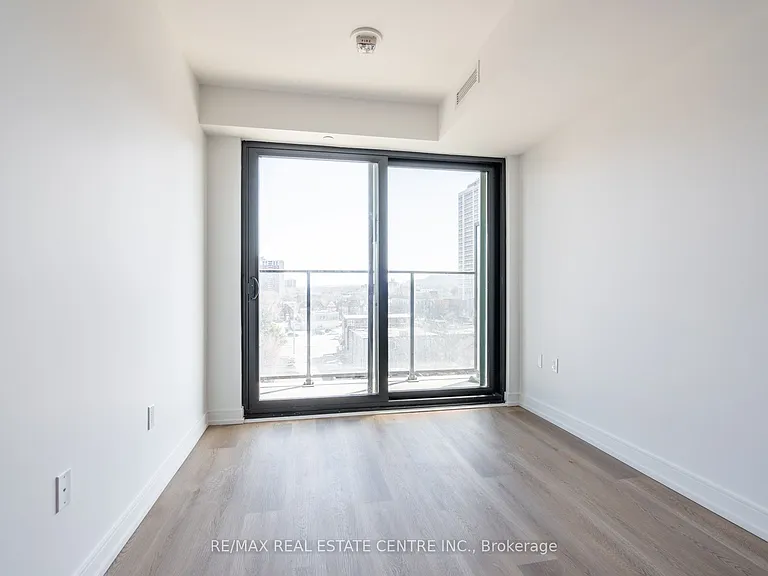 1 Jarvis St #725 — Photo 13